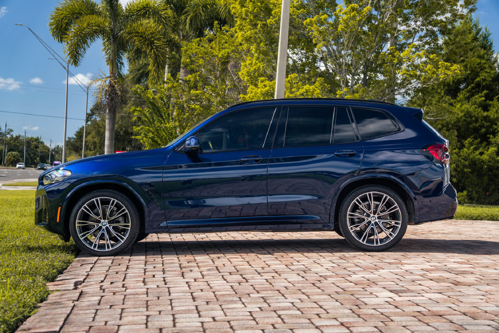Used 2024 BMW X3 sDrive30i w/ Premium Package RWD image 2
