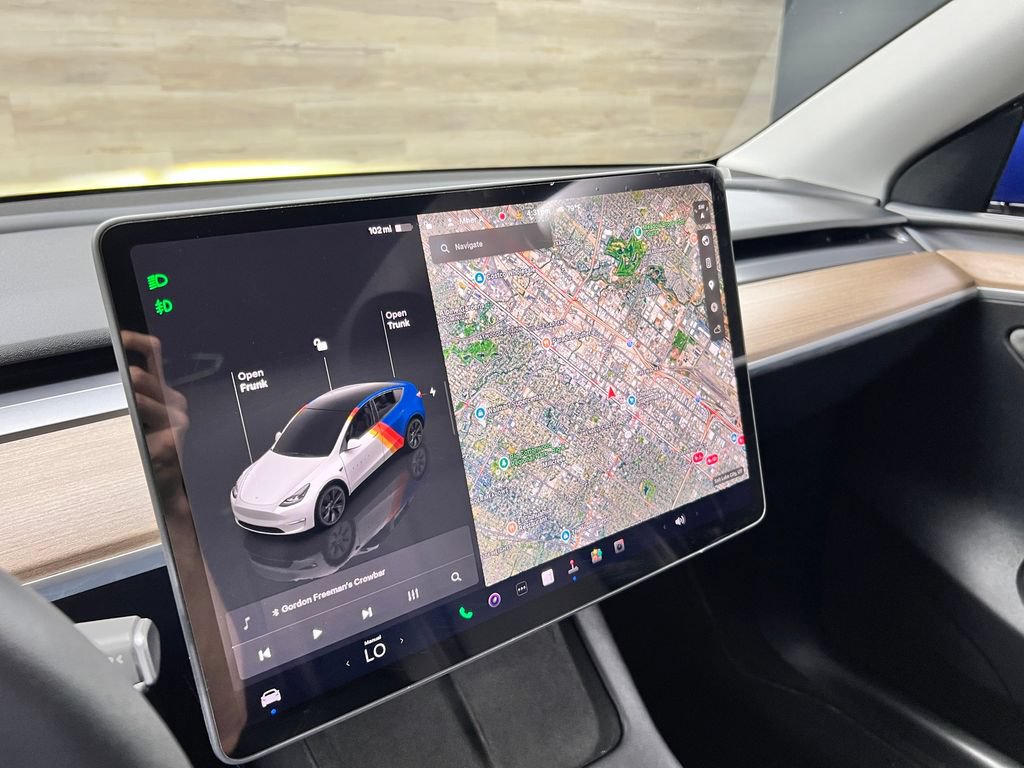 Used 2025 Tesla Model Y Long Range AWD/4WD image 17