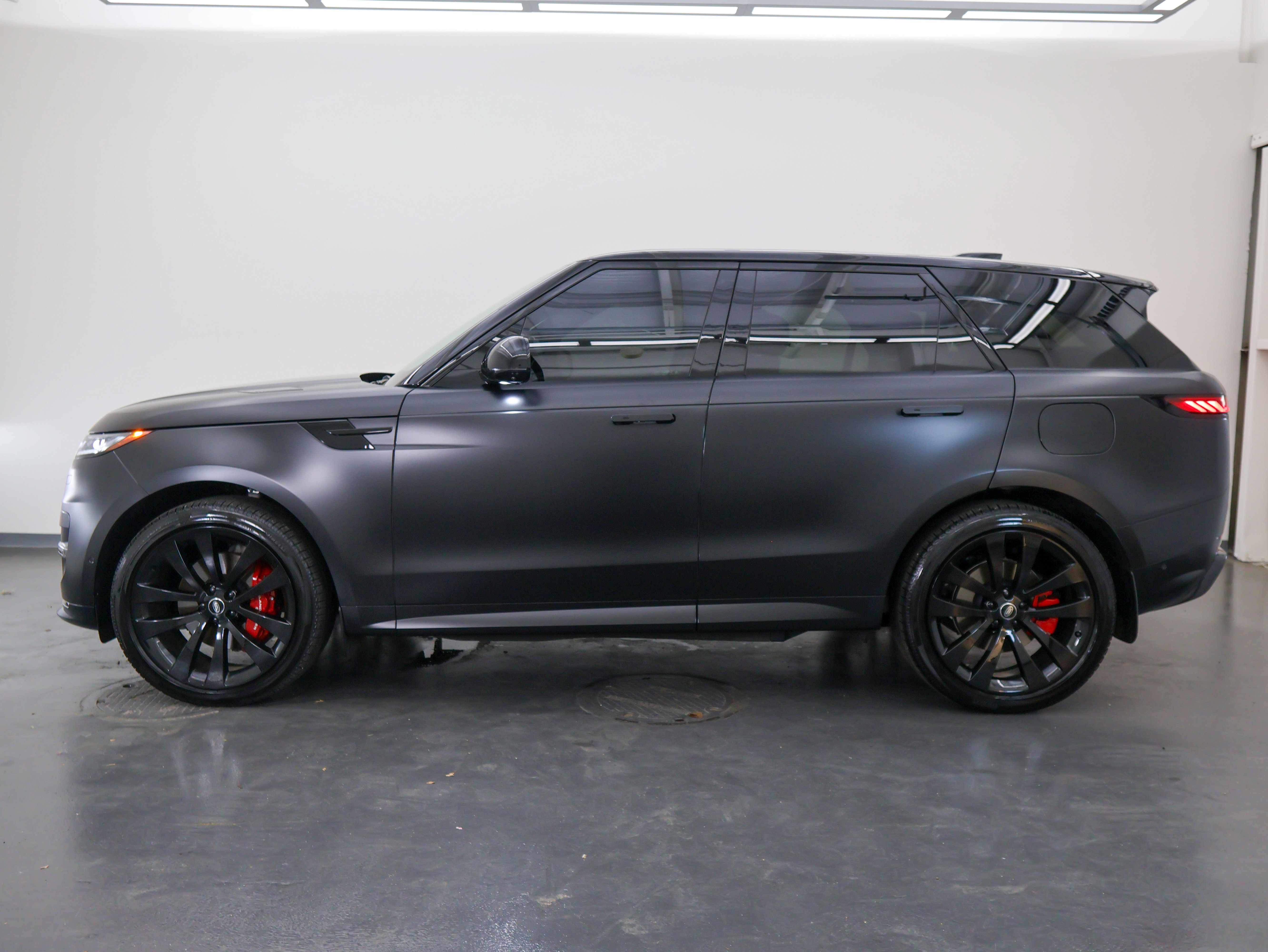 Used 2025 Land Rover Range Rover Sport Dynamic SE image 6