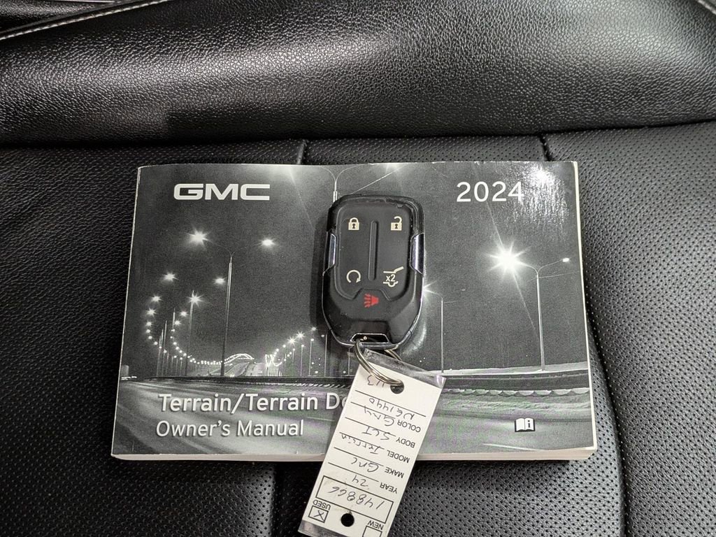 Used 2024 GMC Terrain SLT AWD/4WD image 14