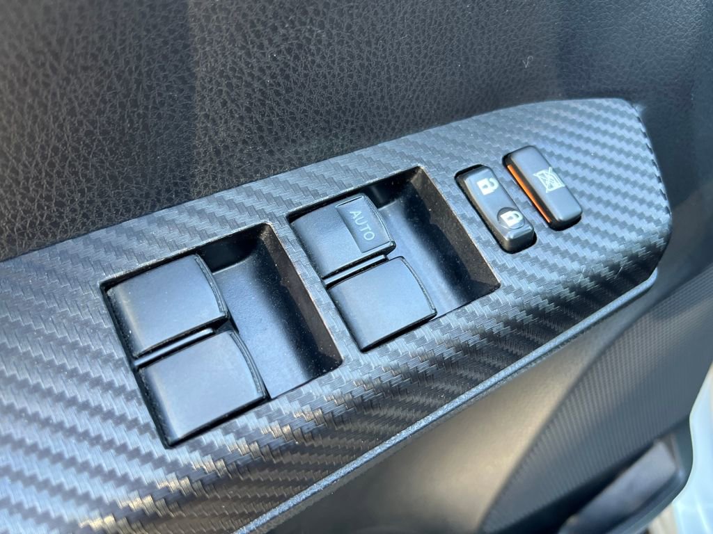 Used 2015 Toyota RAV4 LE image 35