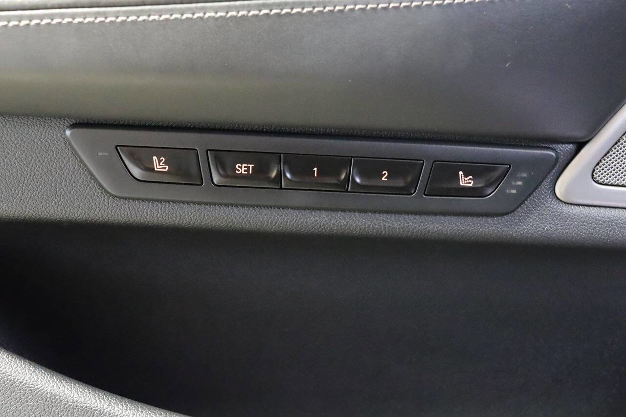 Used 2019 BMW 750i xDrive image 25