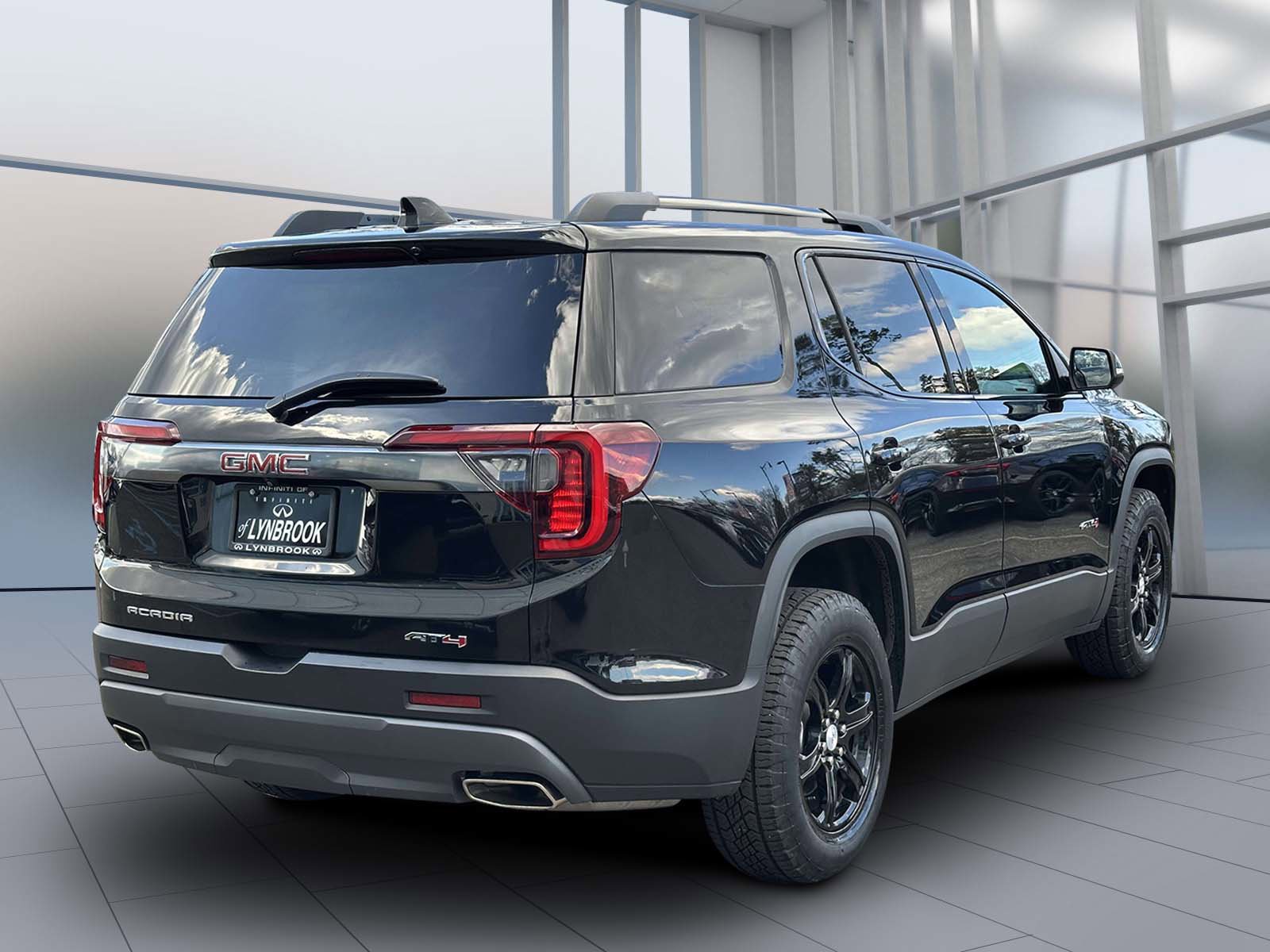 Used 2023 GMC Acadia AT4 w/ Technology Package image 5