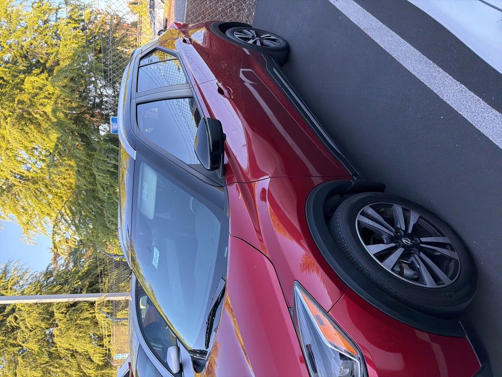 Used 2019 Nissan Kicks SR FWD image 2