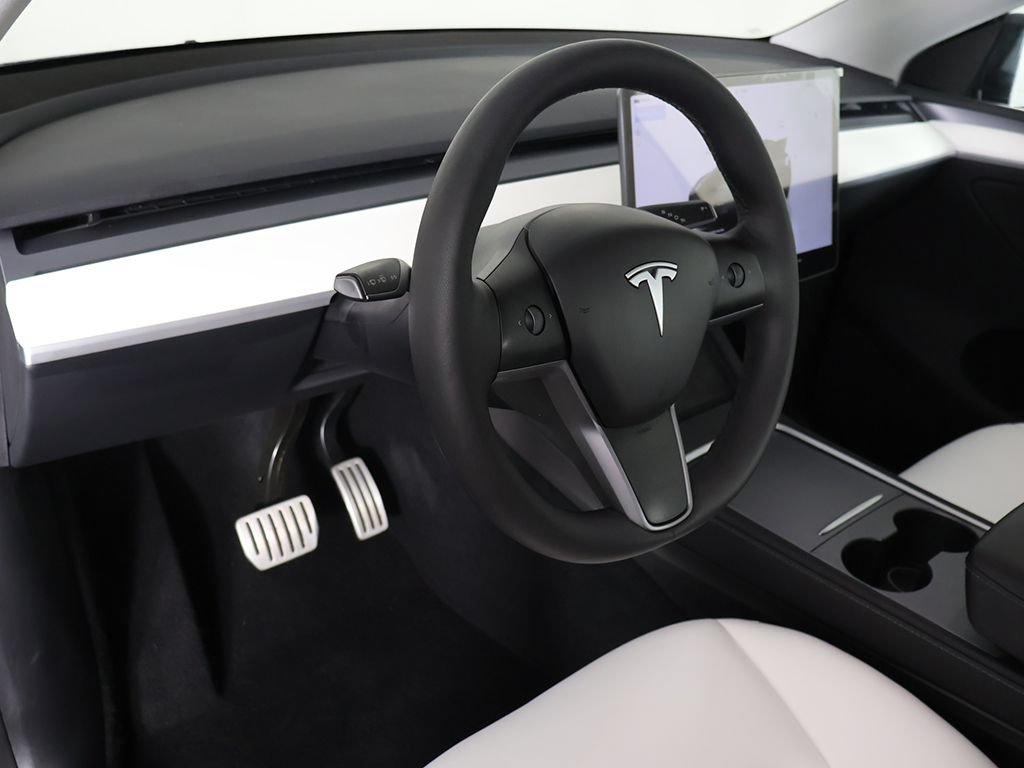 Used 2024 Tesla Model Y Performance AWD/4WD image 28