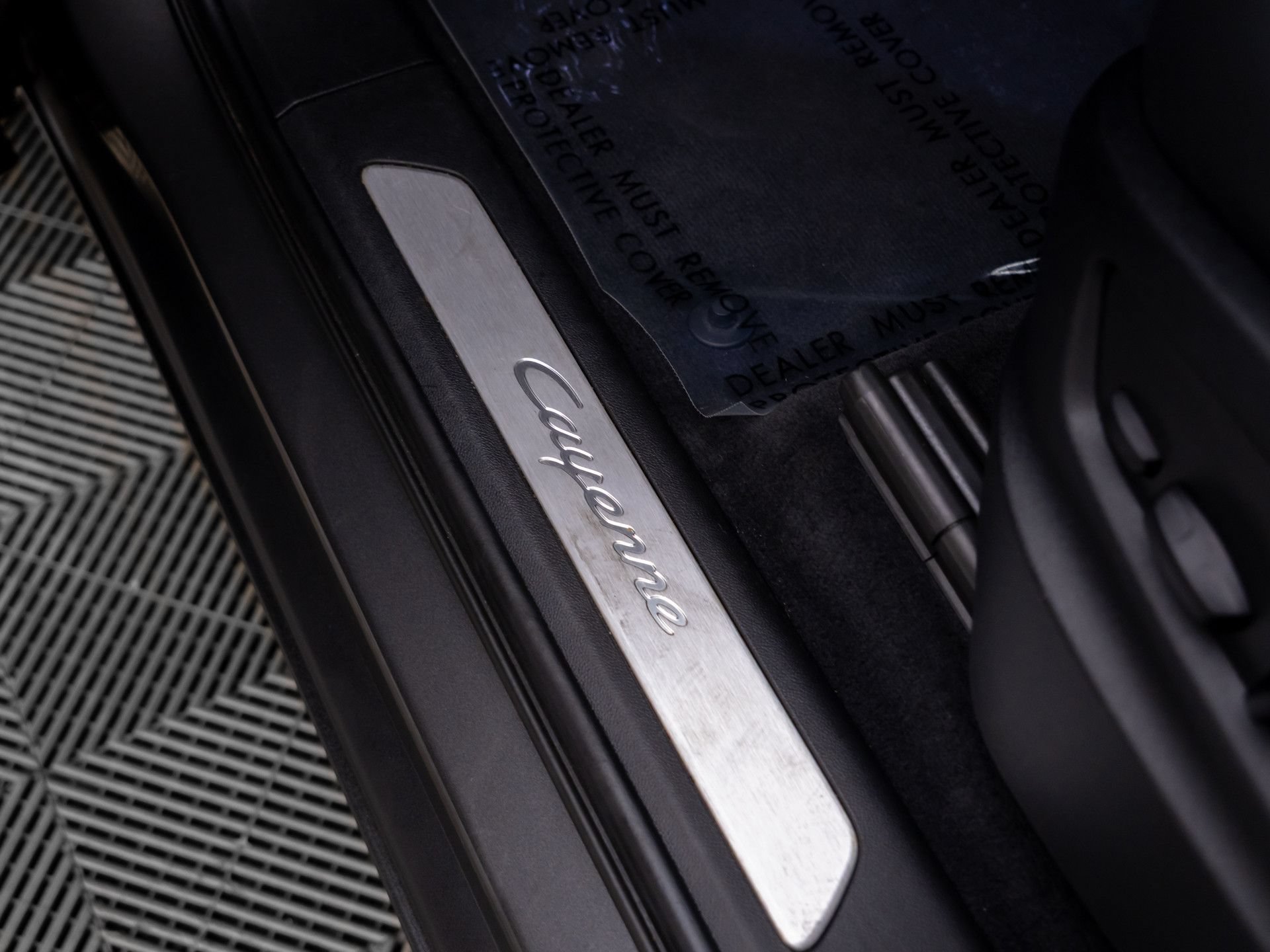 Certified 2023 Porsche Cayenne AWD/4WD image 14