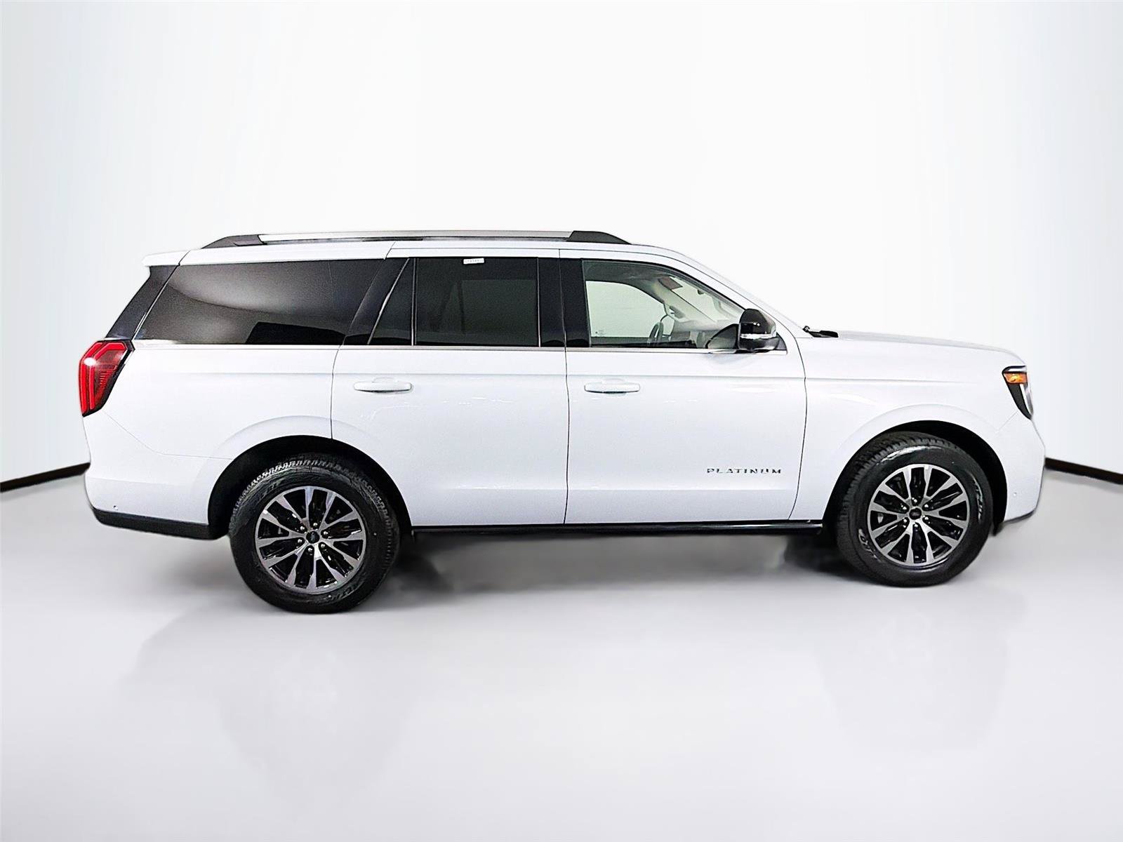 Used 2025 Ford Expedition Platinum AWD/4WD image 12
