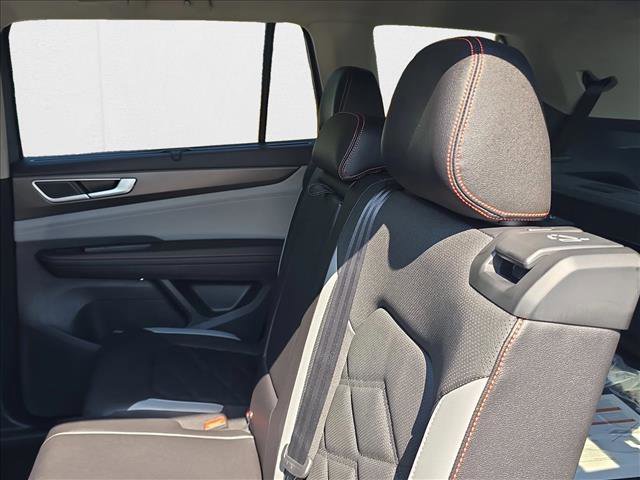 New 2026 Volkswagen Atlas Peak Edition image 17