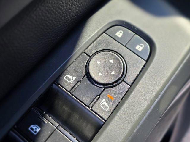 Used 2023 Nissan Pathfinder S image 20