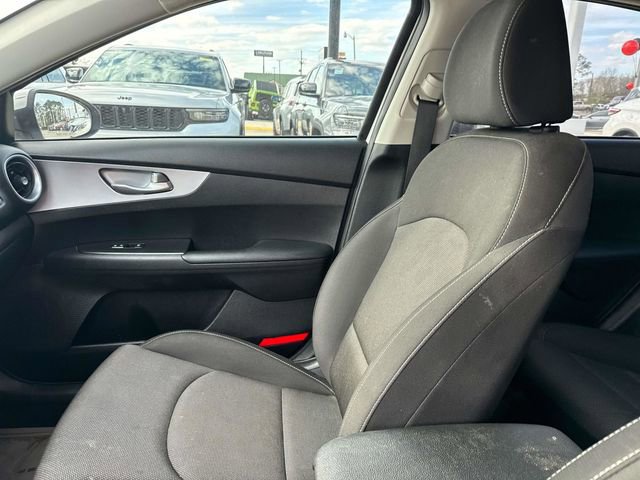 Used 2022 Kia Forte FE image 21