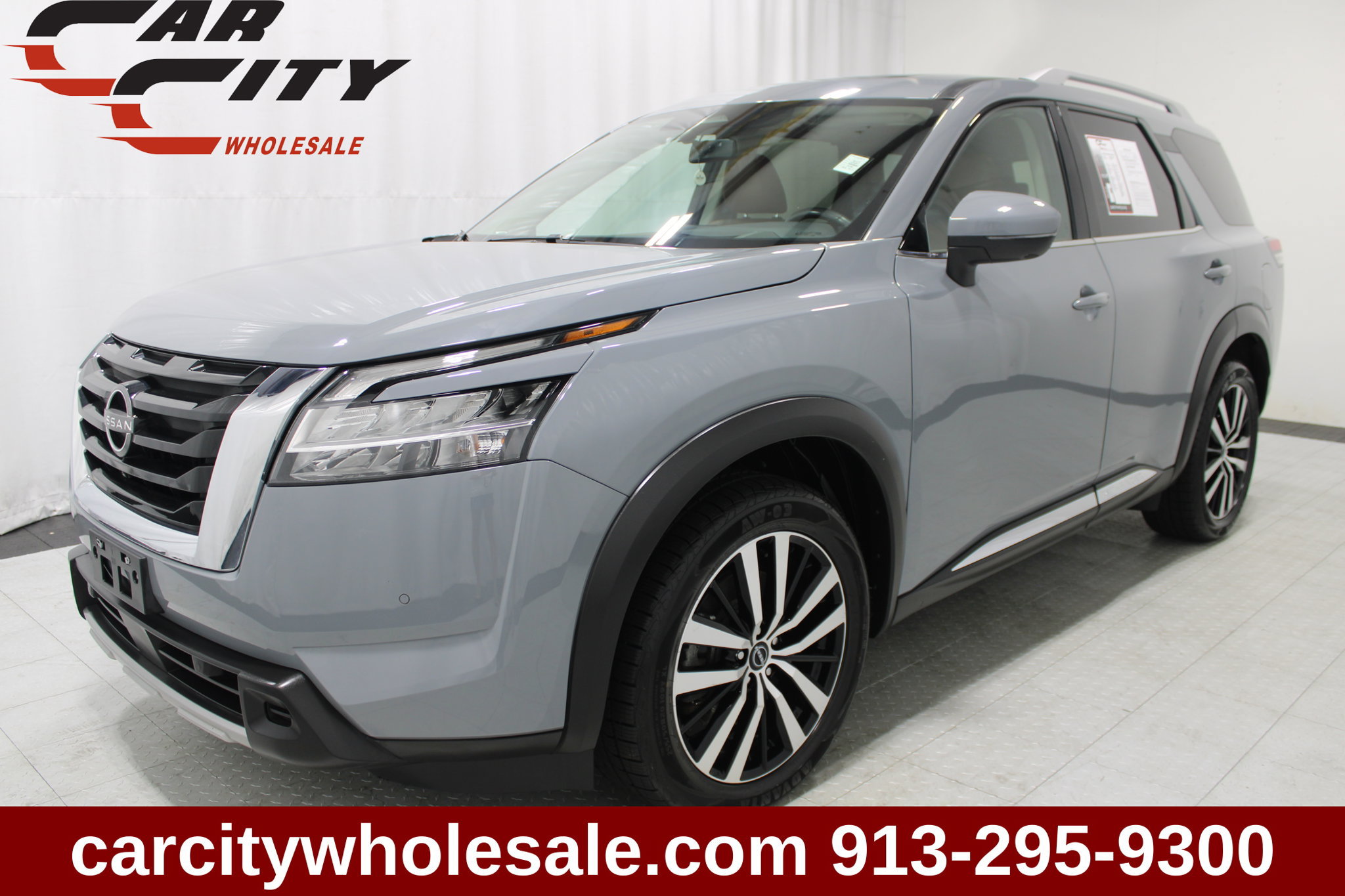 Used 2023 Nissan Pathfinder Platinum w/ Cargo Package AWD/4WD image 1