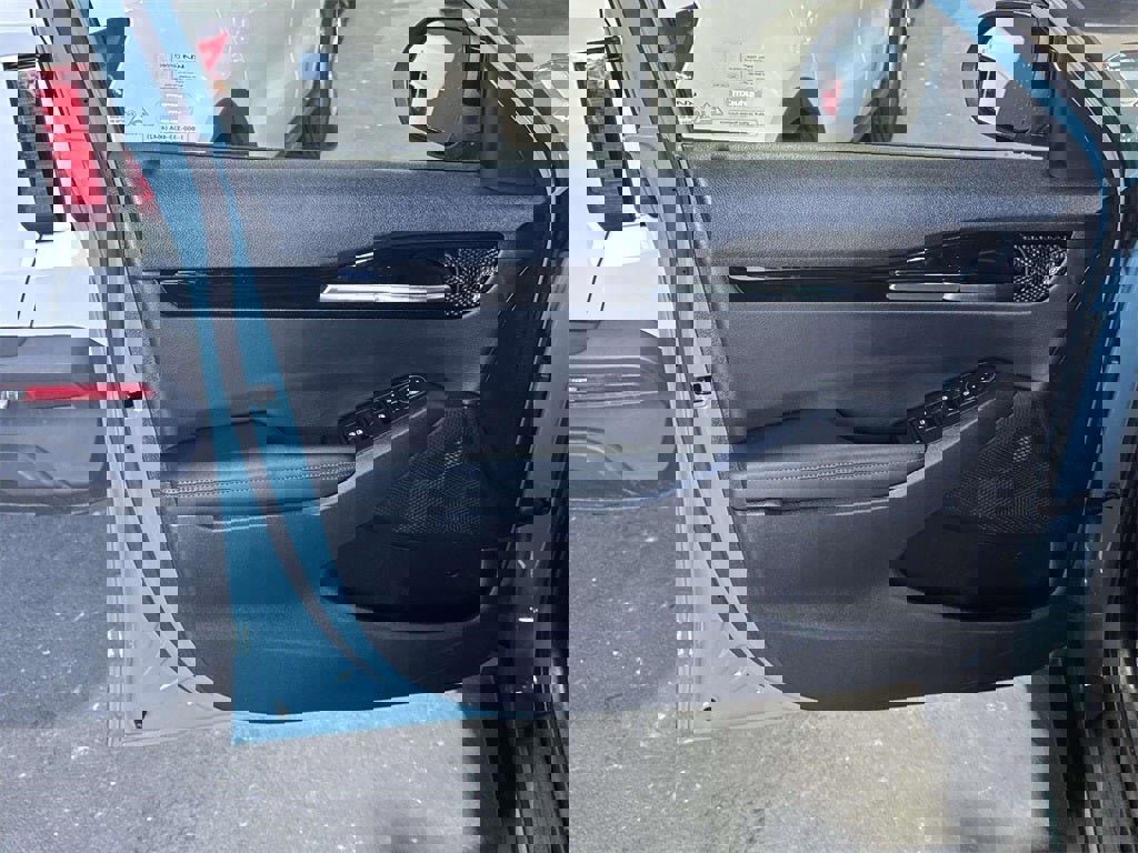 Used 2025 Kia Seltos S image 14