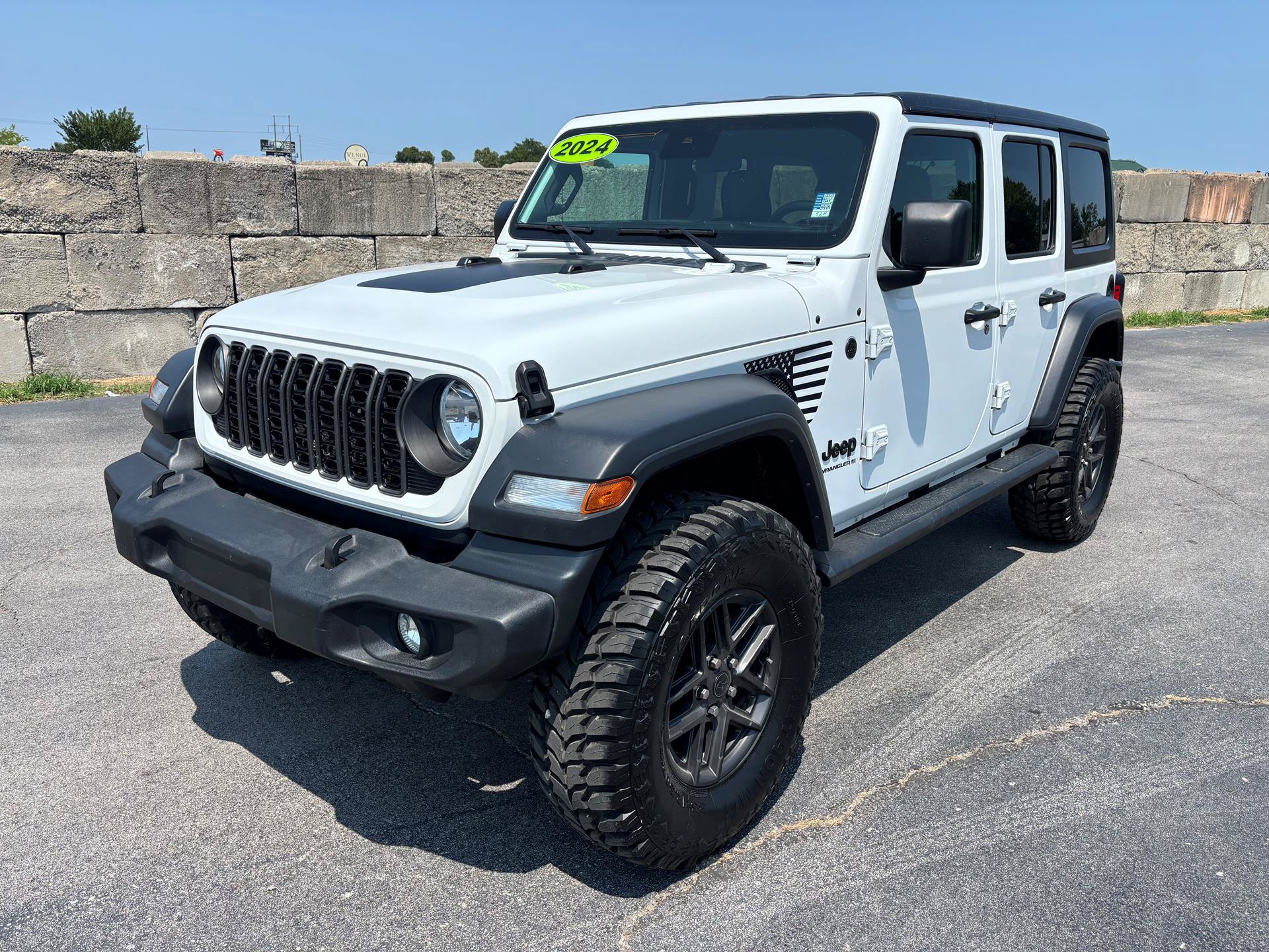 Used 2024 Jeep Wrangler Unlimited Sport AWD/4WD image 3