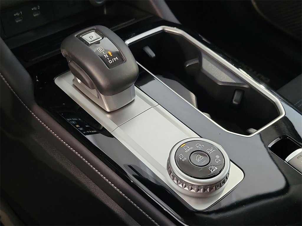 New 2025 Mitsubishi Outlander SE image 22