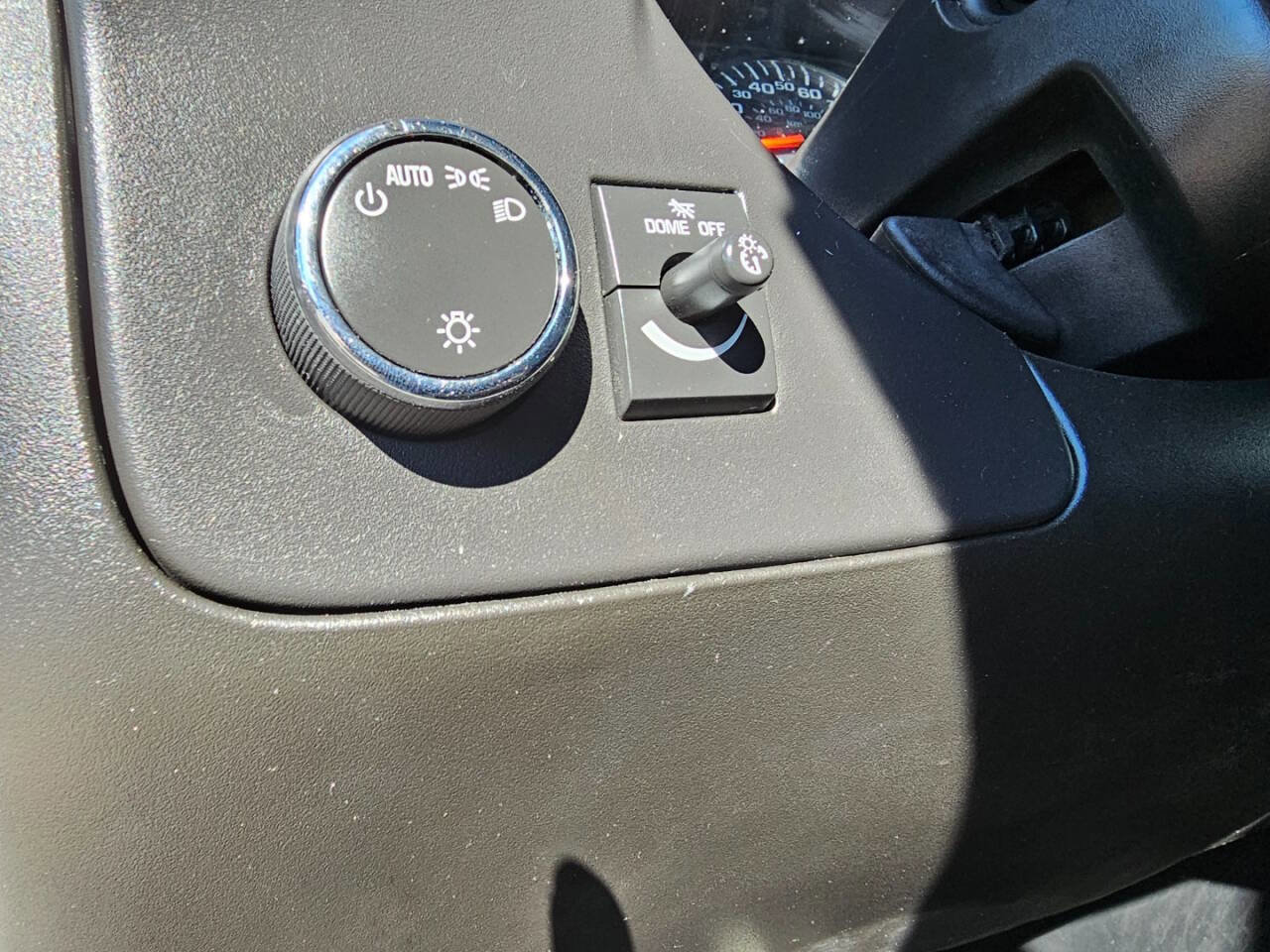 Used 2015 Chevrolet Express 2500 Extended image 26