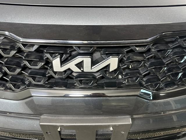 Used 2023 Kia Sorento SX image 9