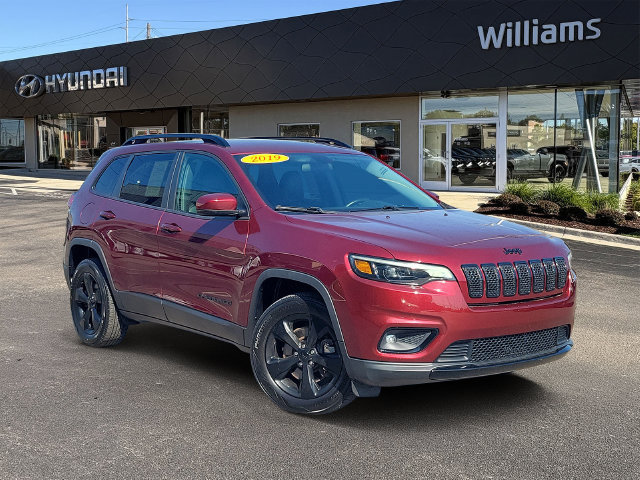 Used 2019 Jeep Cherokee Latitude Plus AWD/4WD image 1