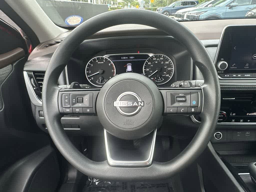 Used 2023 Nissan Rogue SV FWD image 15