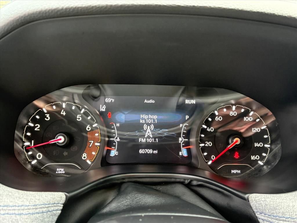 Used 2024 Jeep Compass Latitude image 9