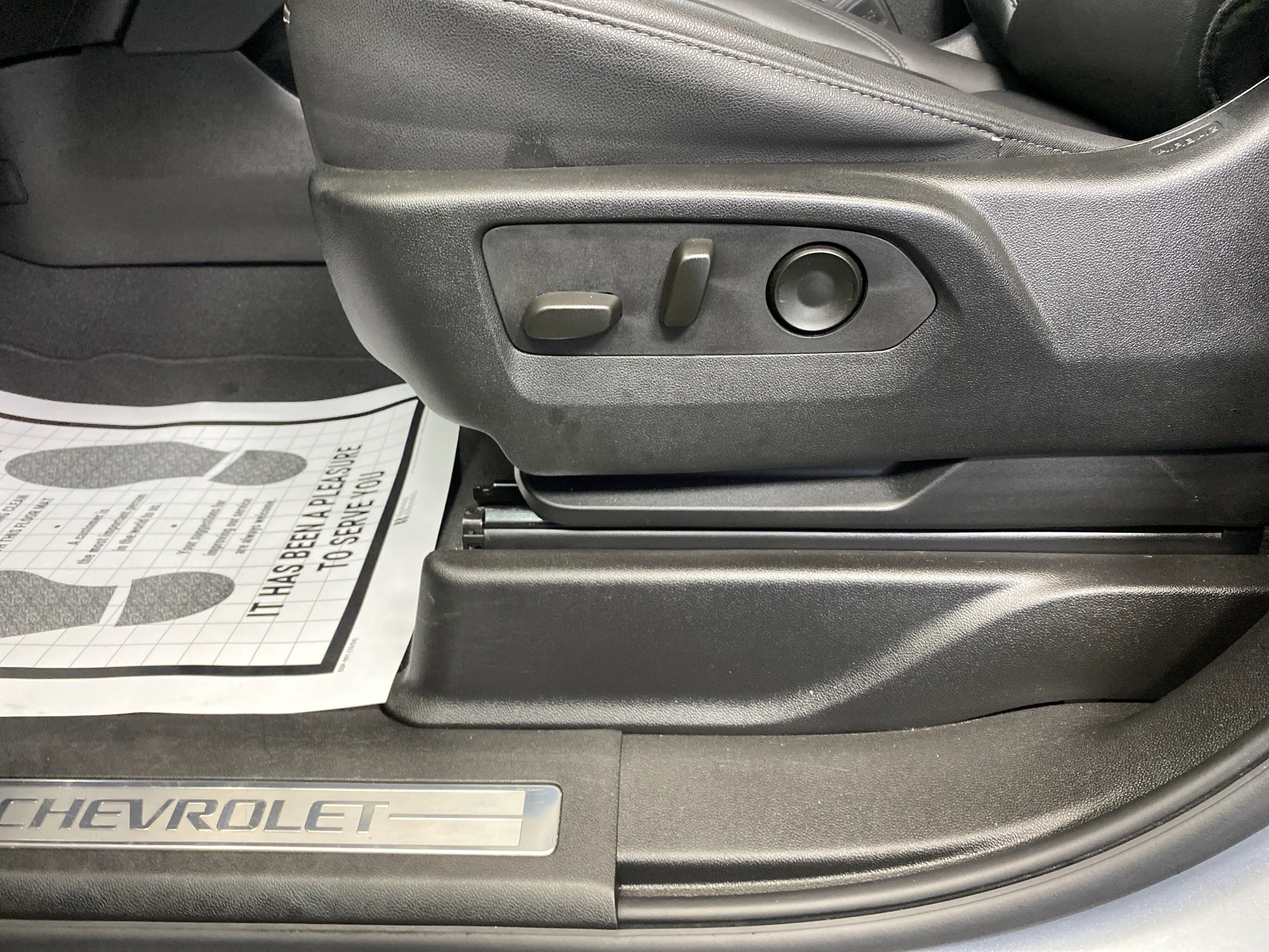 Used 2024 Chevrolet Tahoe LT image 15