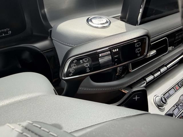 Used 2020 Lincoln Aviator Reserve w/ Equipment Group 201A RWD image 26