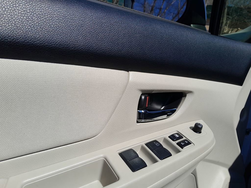 Used 2014 Subaru Crosstrek 2.0i Premium w/ Moonroof Package image 11