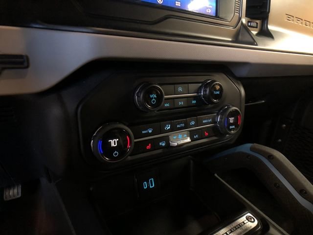 Used 2023 Ford Bronco Wildtrak image 17