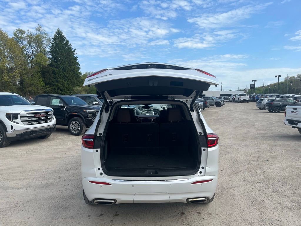 Used 2020 Buick Enclave Avenir w/ Avenir Technology Package AWD/4WD image 9