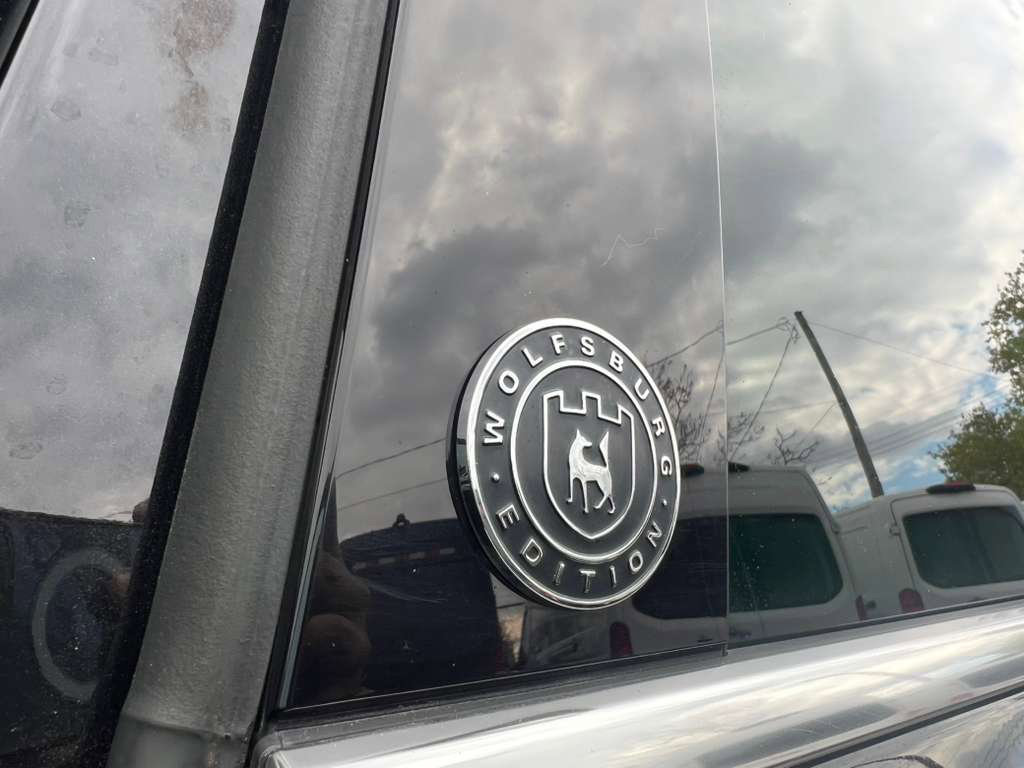 Used 2017 Volkswagen Touareg Wolfsburg Edition image 25