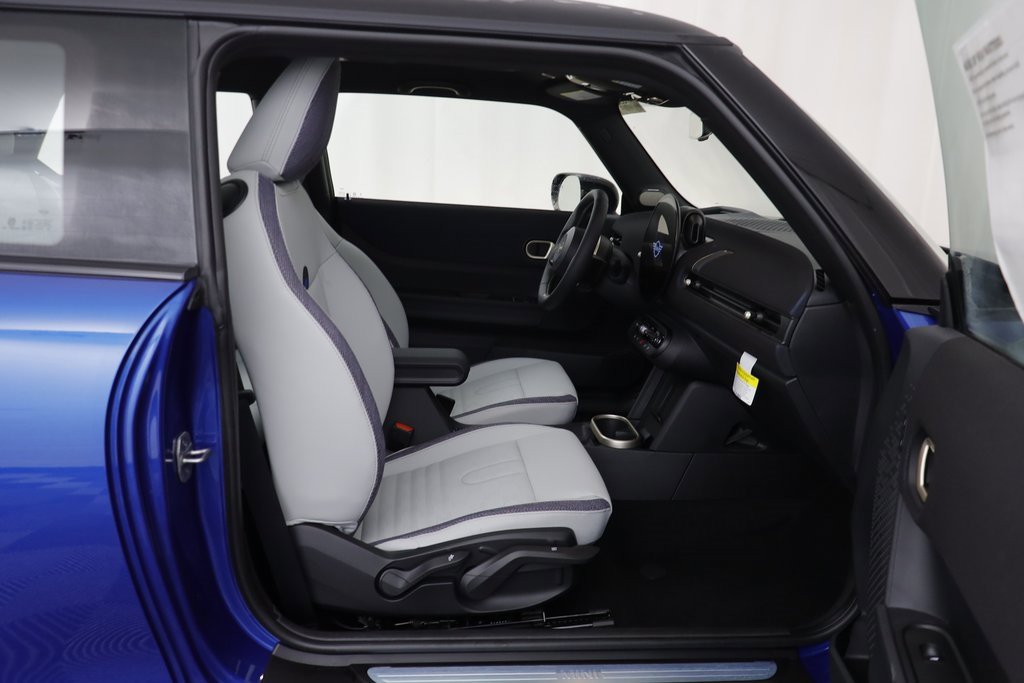 New 2026 MINI Cooper 2-Door Hardtop image 18