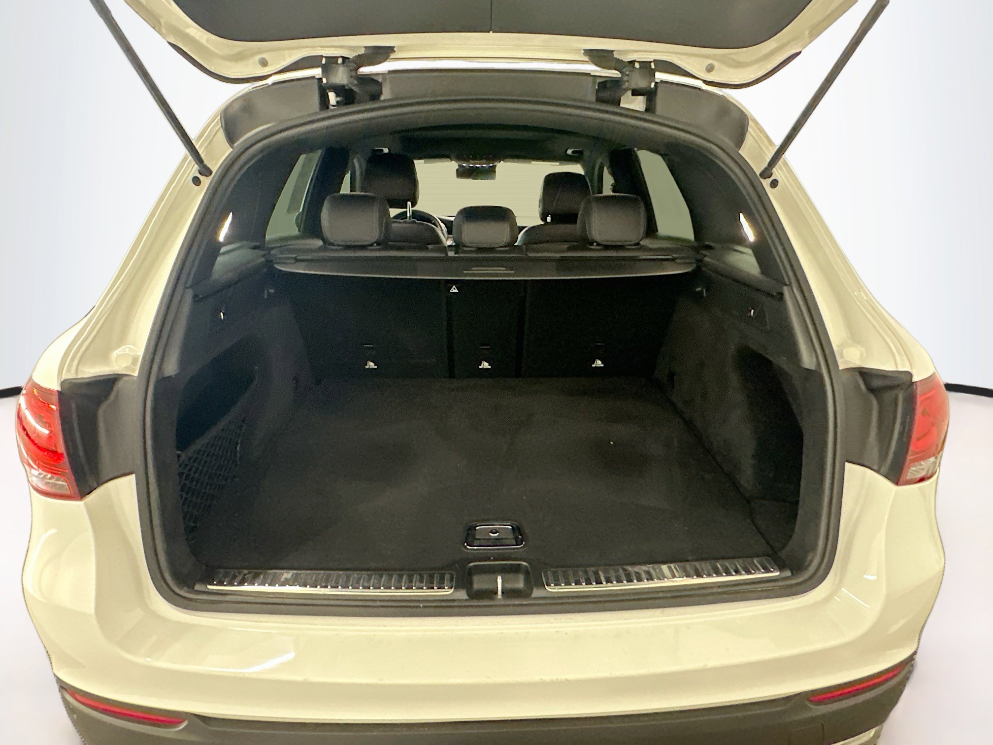 Used 2021 Mercedes-Benz GLC 300 4MATIC image 30