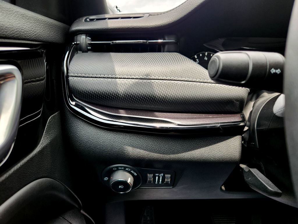 Used 2024 Jeep Compass Latitude w/ Convenience Group image 12