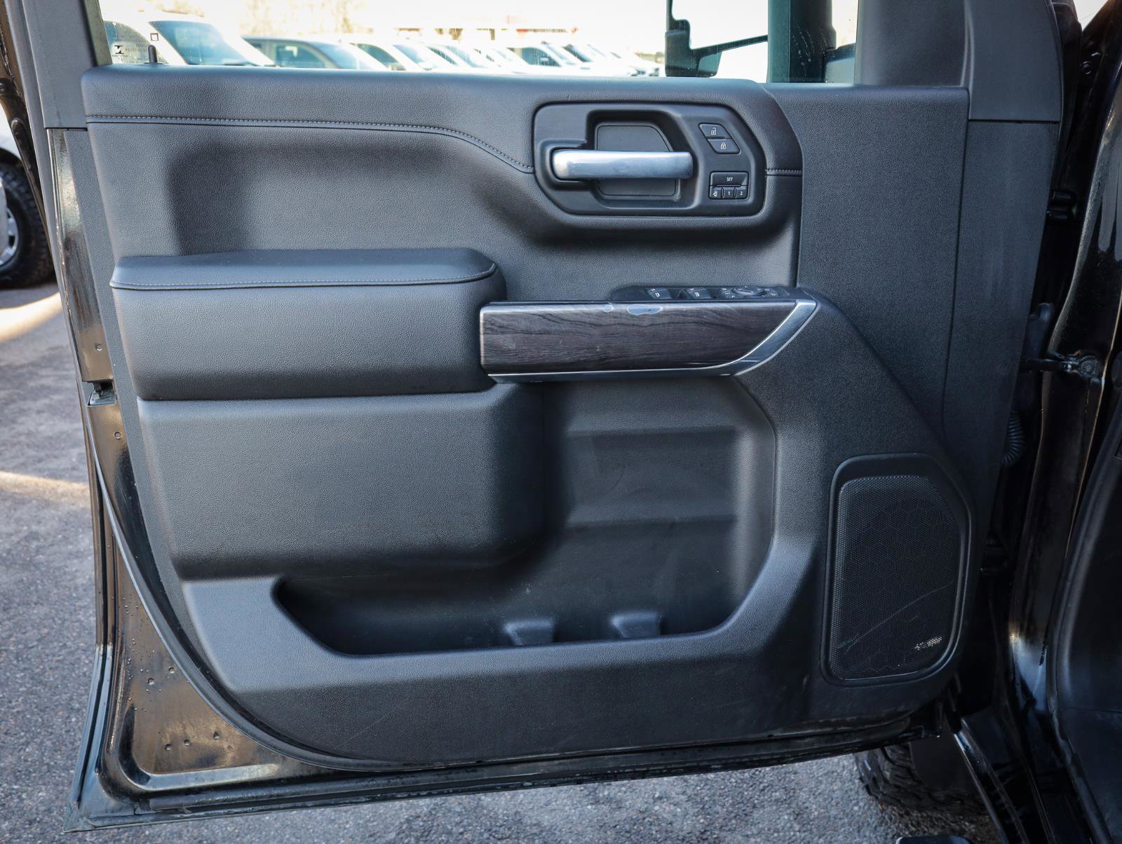 Used 2021 Chevrolet Silverado 3500 LTZ w/ LTZ Convenience Package image 15