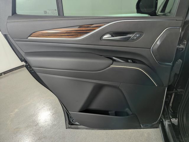 Used 2023 Cadillac Escalade Premium Luxury image 15