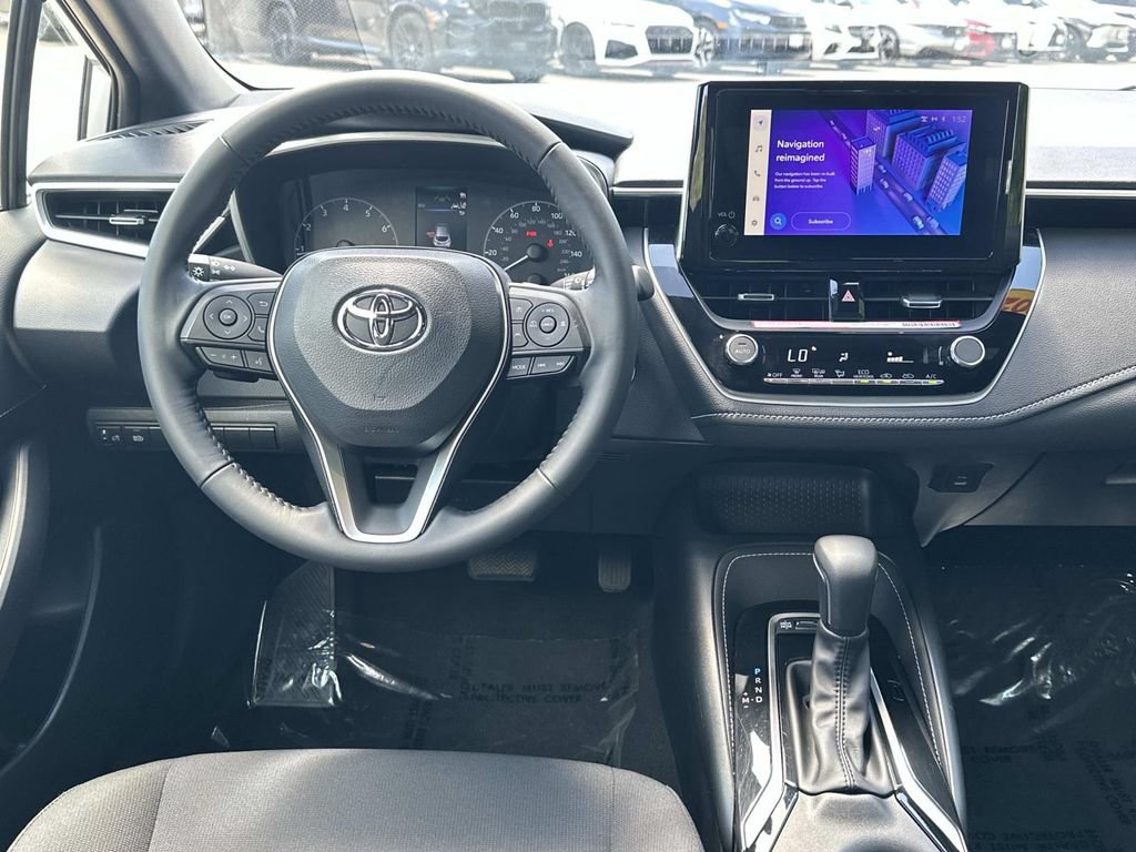 Used 2025 Toyota Corolla SE FWD image 3