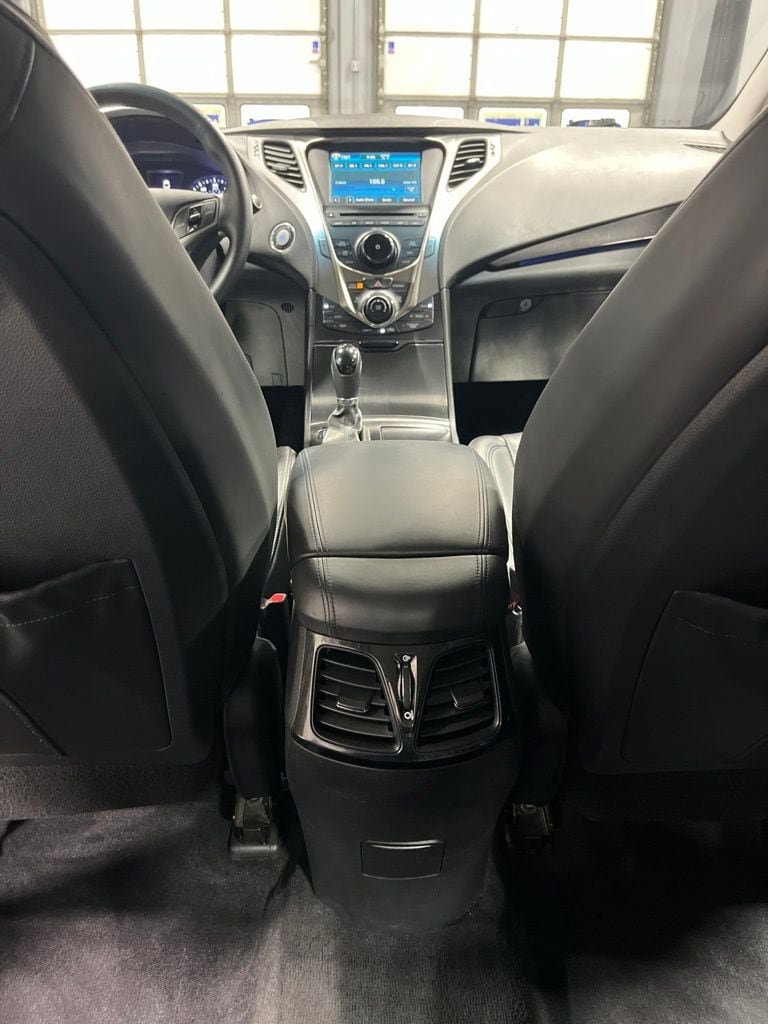Used 2013 Hyundai Azera w/ Technology Pkg FWD image 37
