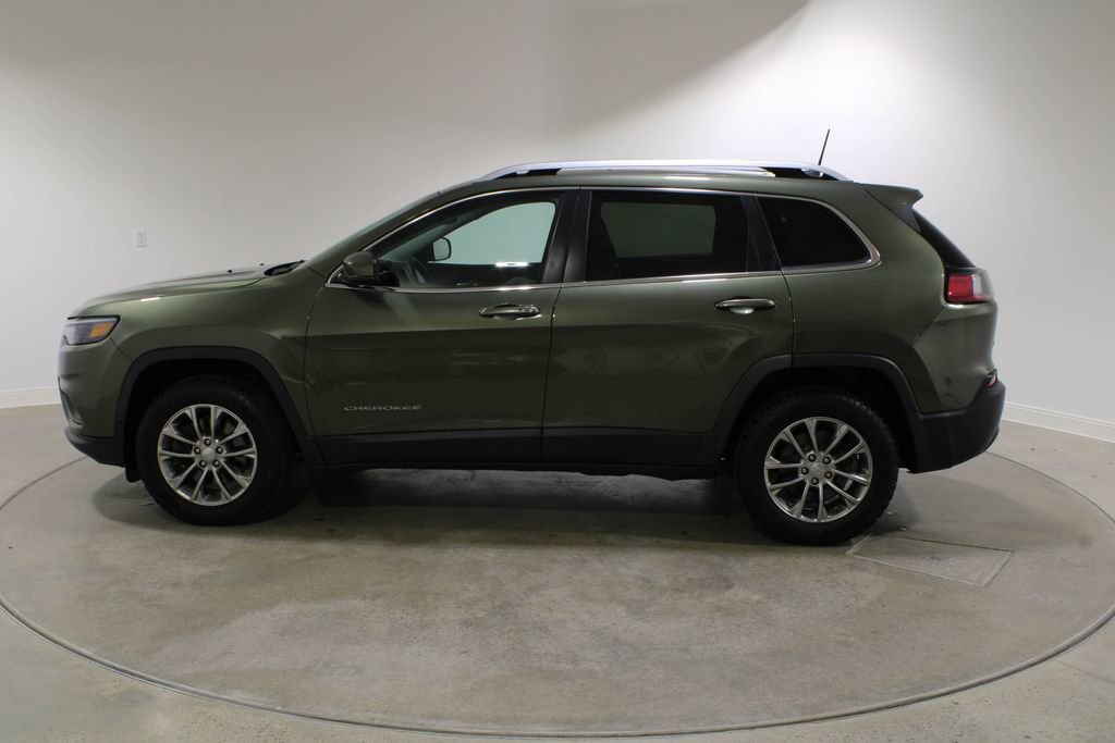 Used 2020 Jeep Cherokee Latitude Plus w/ Comfort/Convenience Group image 3
