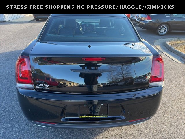 Used 2016 Chrysler 300 S w/ 300S Premium Group image 4