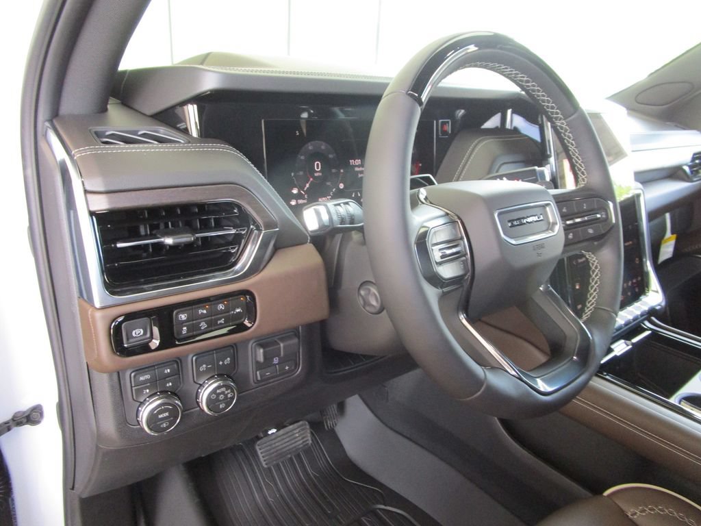 New 2026 GMC Yukon XL Denali Ultimate w/ LPO, Floor Liner Package AWD/4WD image 36