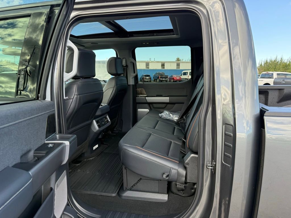 New 2026 Ford F350 Lariat image 28
