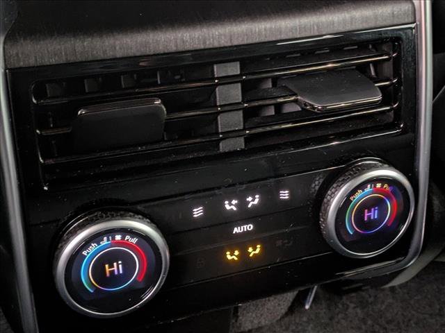 Used 2023 Land Rover Range Rover SE image 18