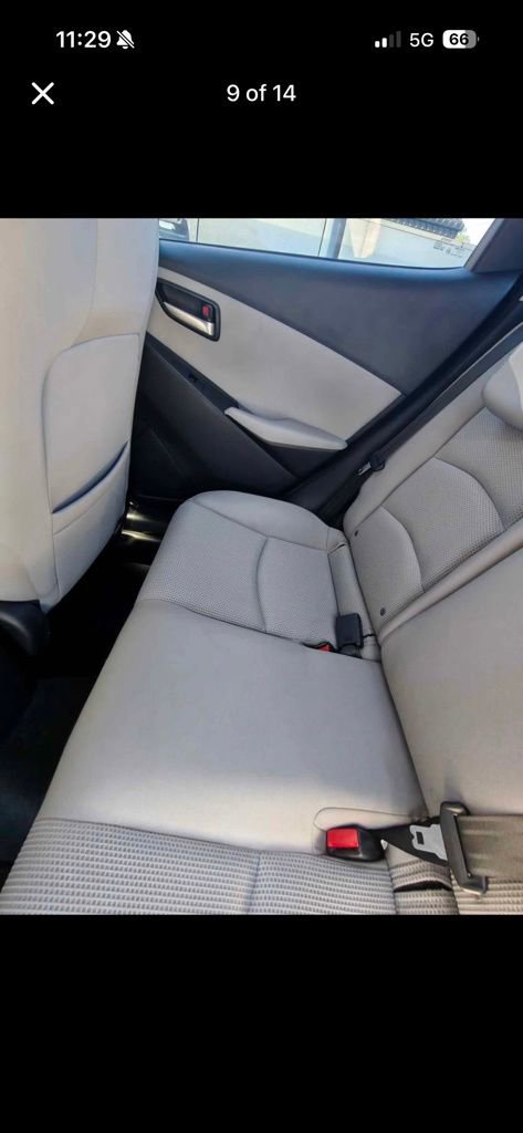 Used 2019 Toyota Yaris LE image 9