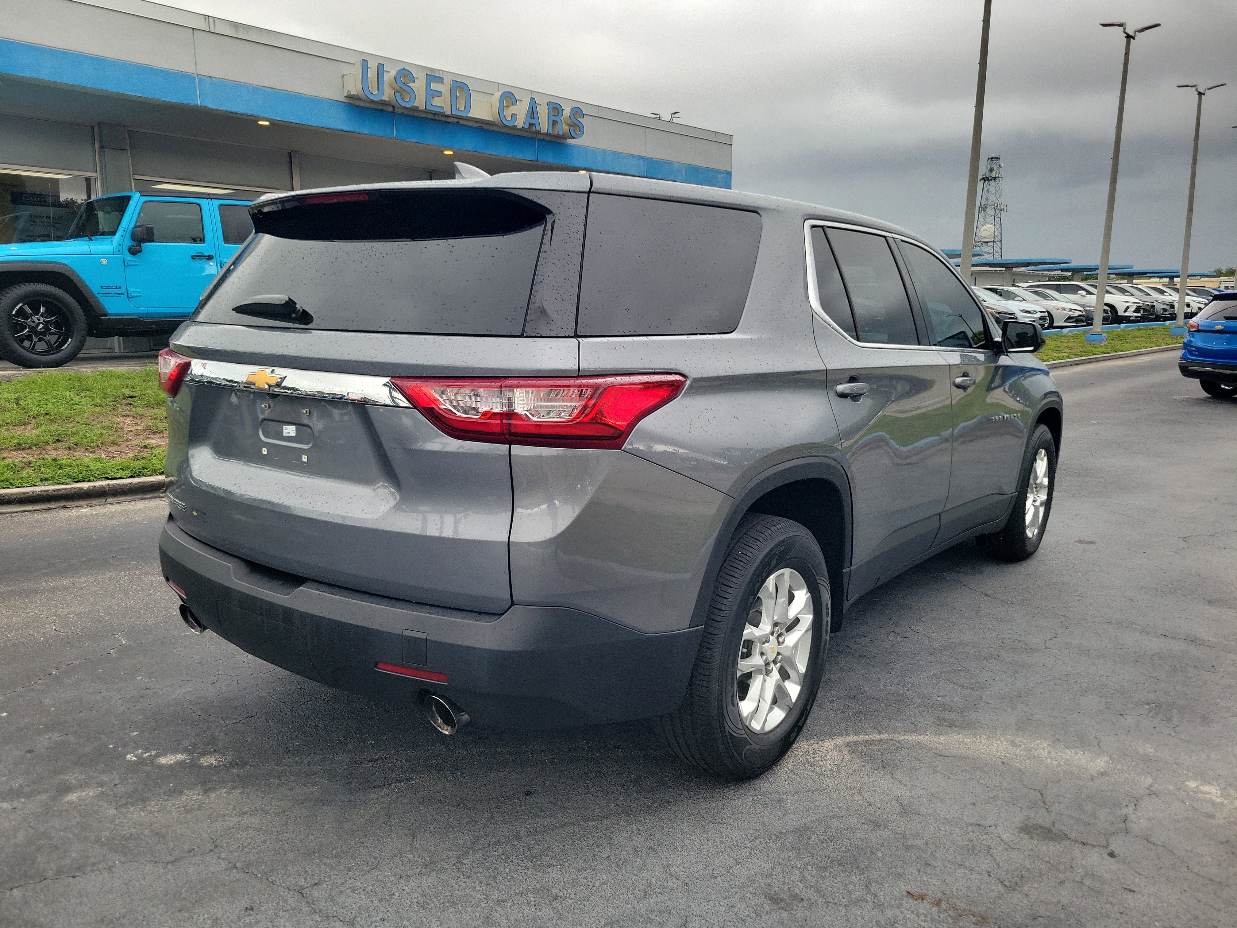 Used 2019 Chevrolet Traverse LS FWD image 4