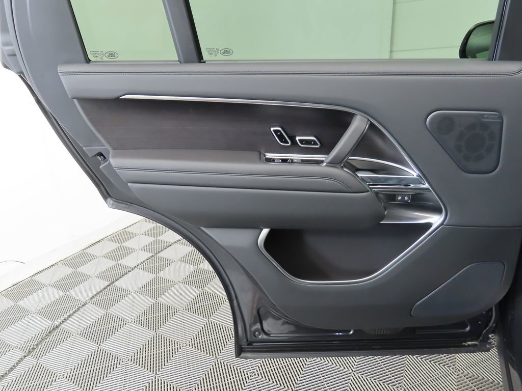 New 2025 Land Rover Range Rover Long Wheelbase SE image 26