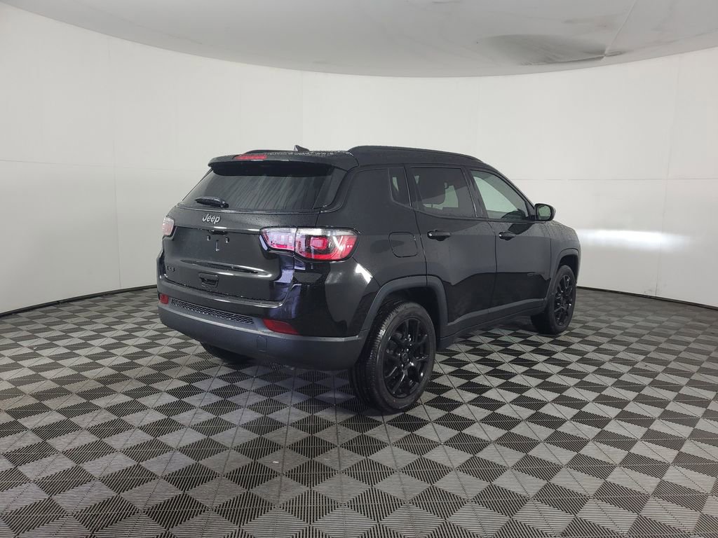 New 2026 Jeep Compass Latitude image 4