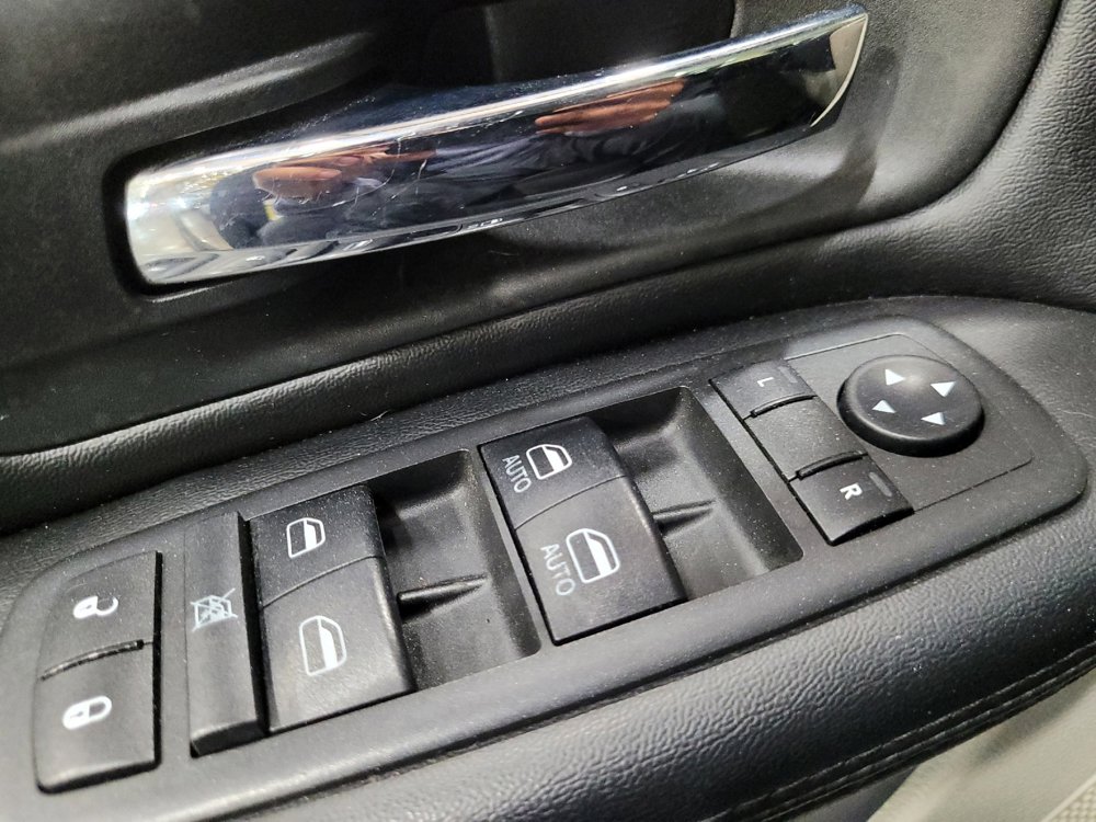 Used 2019 Dodge Grand Caravan SE w/ UConnect Hands-Free Group FWD image 27
