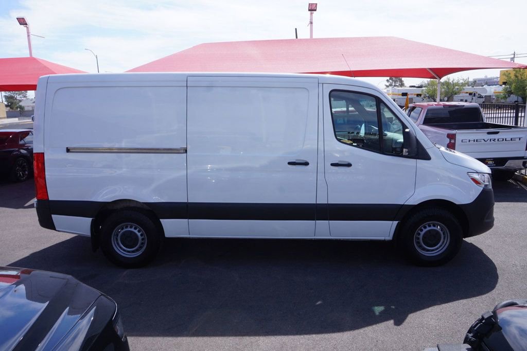 Used 2022 Mercedes-Benz Sprinter 1500 image 5