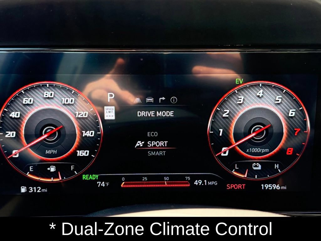 Used 2025 Hyundai Elantra Limited FWD image 29
