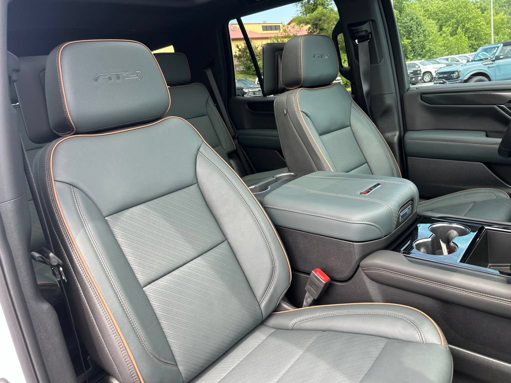 Used 2025 GMC Yukon AT4 w/ AT4 Premium Plus Package AWD/4WD image 52