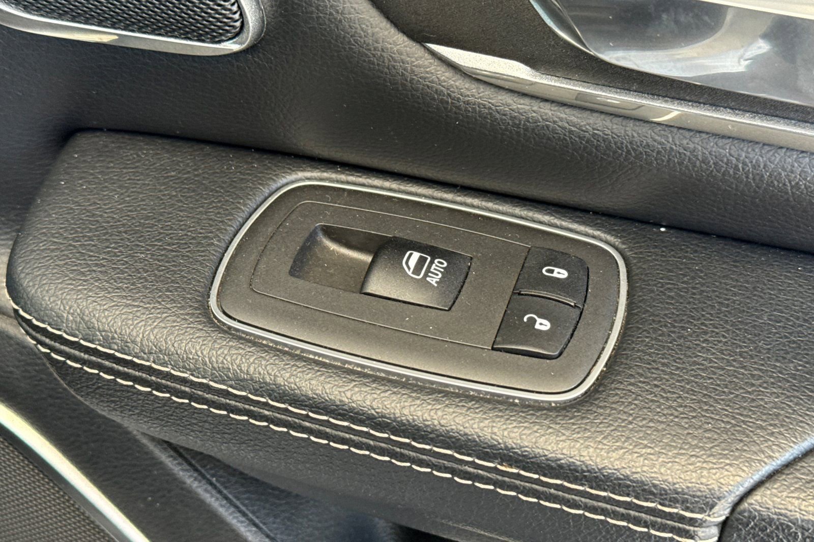 Used 2021 RAM 1500 Laramie AWD/4WD image 21